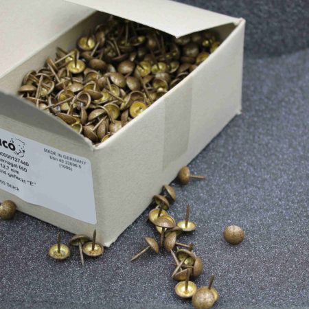 Clou décoratifs Altgold-gefleckt "E" 11mm de diamètres